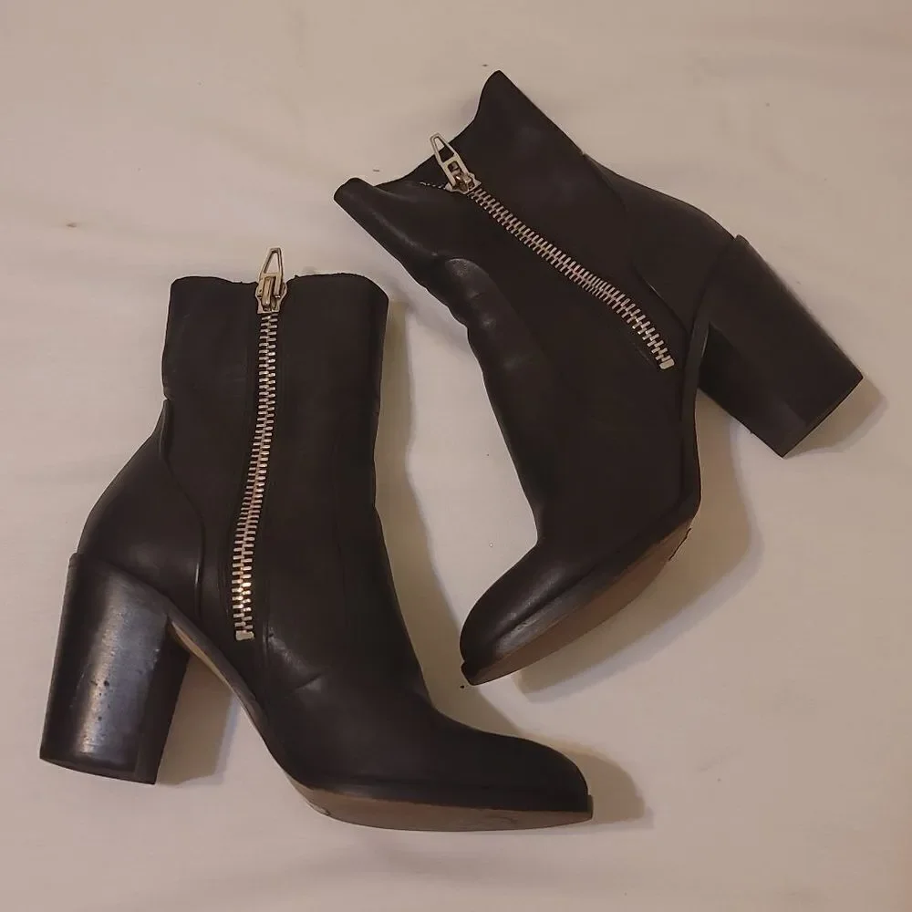 Dolce vita booties size 8‎